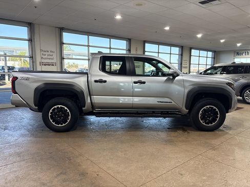 Used 2024 Toyota Tacoma TRD Off-Road w/ TRD Off Road Upgrade Package AWD/4WD image 3