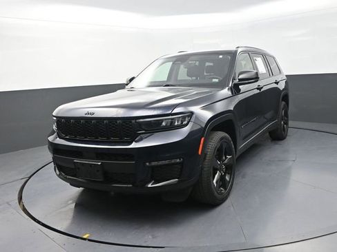 Used 2024 Jeep Grand Cherokee L Limited w/ Black Appearance Package AWD/4WD image 6