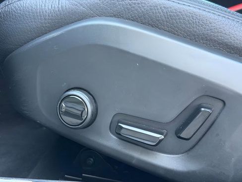 Used 2025 Volvo V60 B5 Cross Country Plus image 17