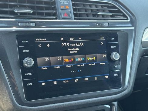 Used 2023 Volkswagen Tiguan SE R-Line image 10