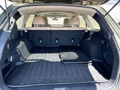 Used 2017 Subaru Outback 2.5i Limited AWD/4WD image 32