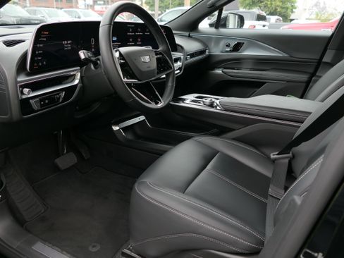 Certified 2024 Cadillac Lyriq Tech RWD image 13