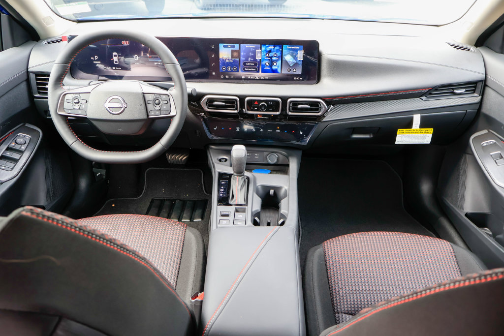 New 2027 Nissan Sentra SR w/ SR All Weather Package FWD image 6
