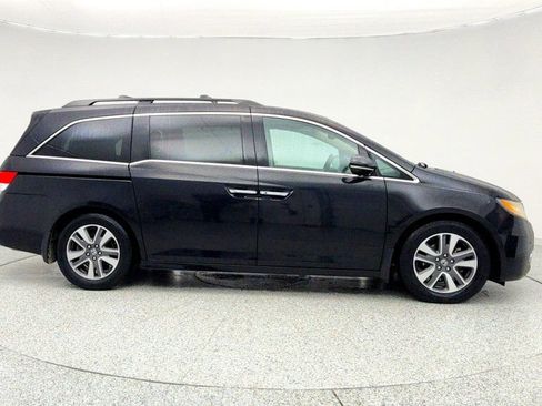 Used 2016 Honda Odyssey Touring Elite image 4