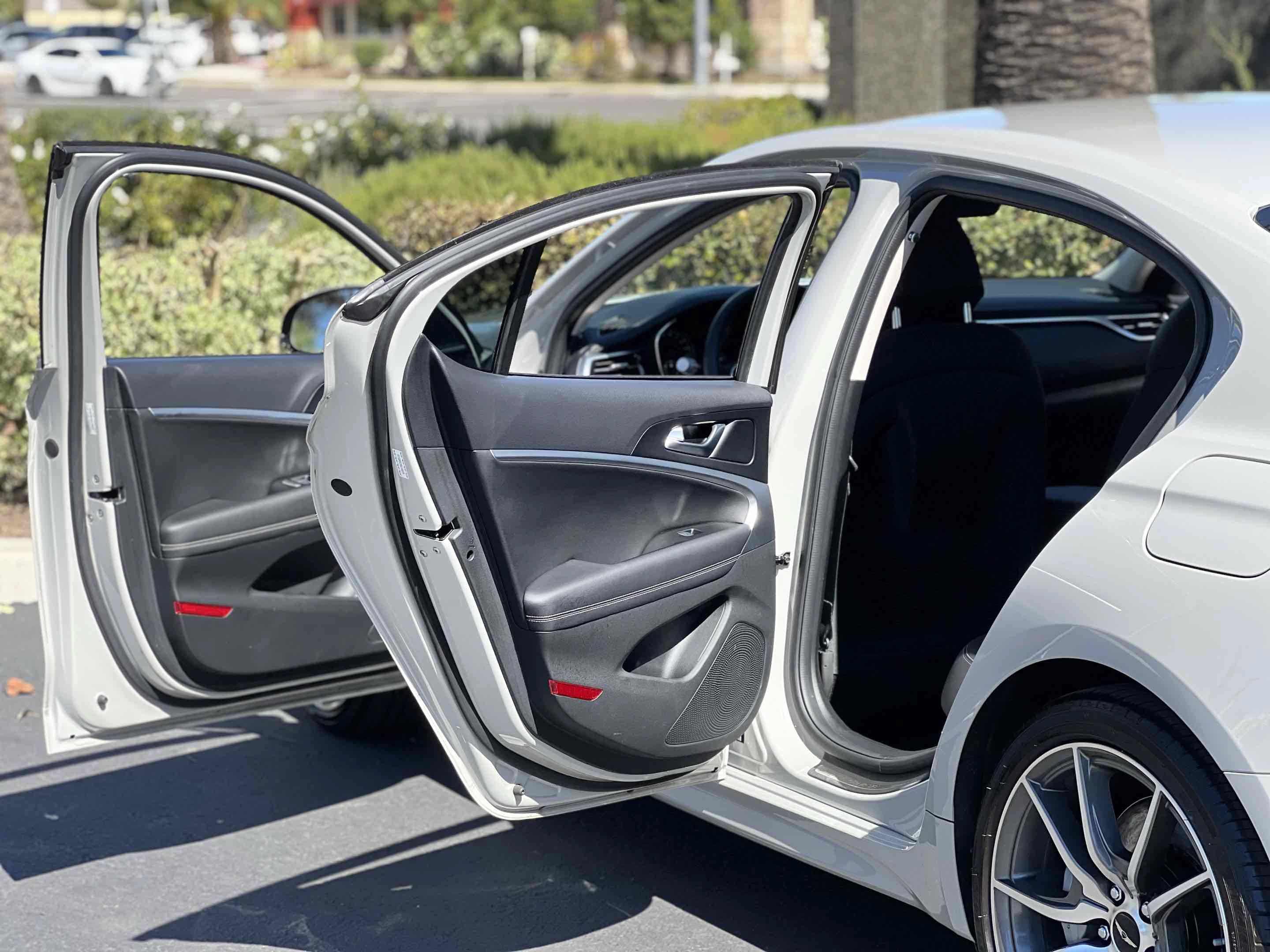 Used 2025 Genesis G70 2.5T RWD image 61