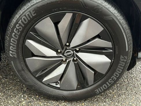 Used 2024 Nissan Ariya AWD image 9