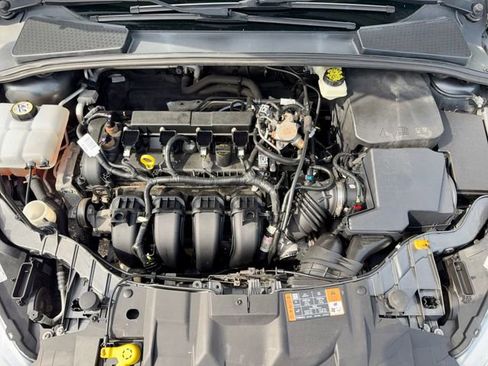 Used 2017 Ford Focus SE FWD image 28