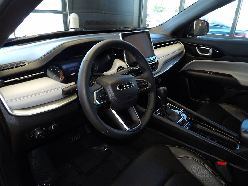 Used 2024 Jeep Compass Limited AWD/4WD image 24