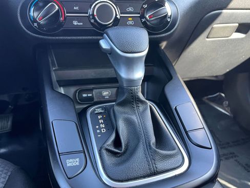 Used 2025 Kia Soul LX w/ LX Technology Package image 41