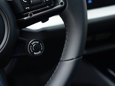 New 2026 Porsche Cayenne S image 32