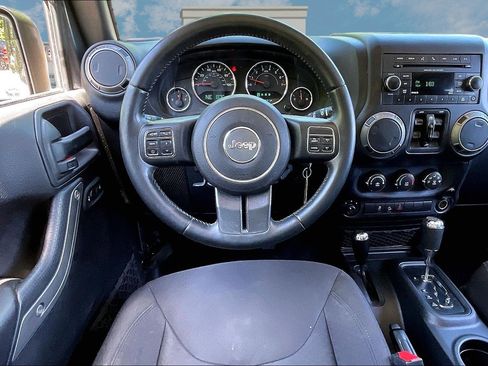 Used 2017 Jeep Wrangler Unlimited Sport w/ Quick Order Package 24S AWD/4WD image 5