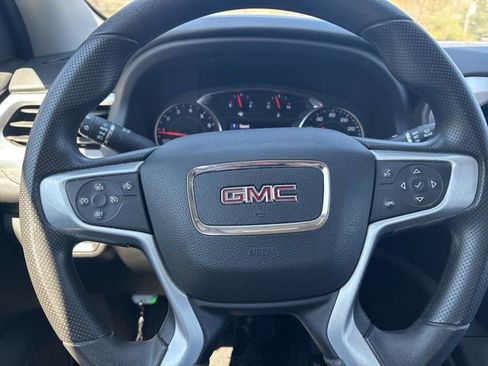 Used 2023 GMC Acadia SLE image 14