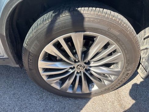 Used 2020 Toyota Highlander Platinum image 8