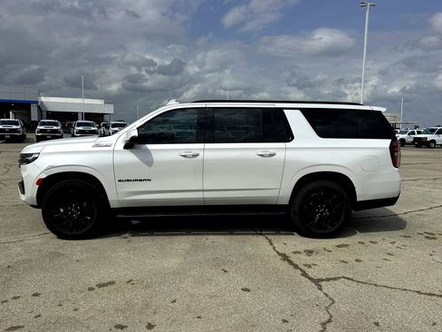 Used 2022 Chevrolet Suburban Z71 w/ Luxury Package image 10