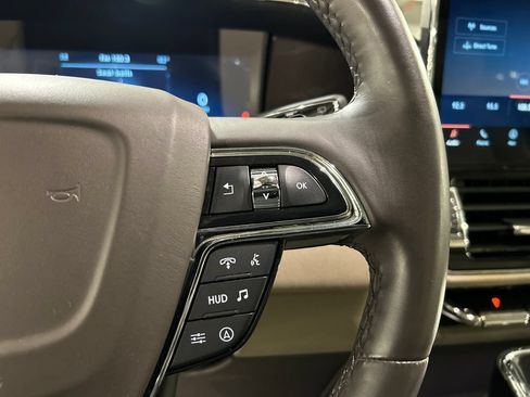 Certified 2023 Lincoln Navigator Reserve AWD/4WD image 13
