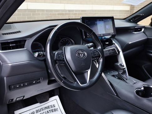 Used 2022 Toyota Venza Limited image 21
