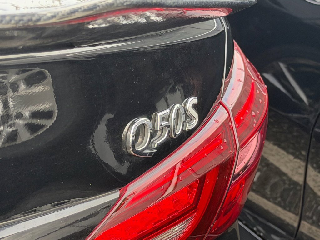 Used 2019 INFINITI Q50 Signature Edition w/ Cargo Package (L96) RWD image 9