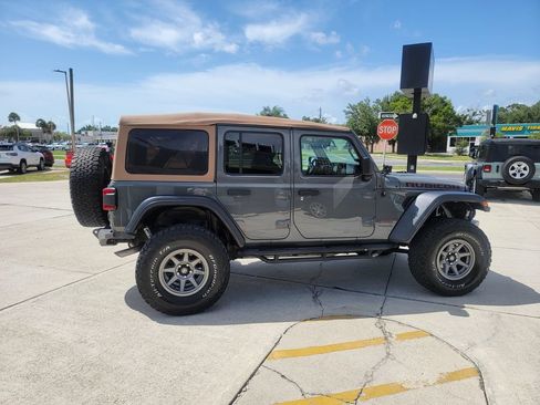 Used 2021 Jeep Wrangler Unlimited Rubicon AWD/4WD image 6