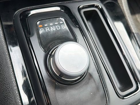 Used 2022 Chrysler 300 S image 17