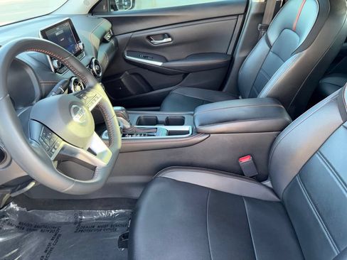 Used 2023 Nissan Sentra SR w/ SR Premium Package FWD image 9
