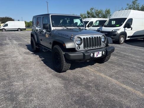 Used 2015 Jeep Wrangler Unlimited Rubicon w/ Connectivity Group AWD/4WD image 2