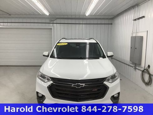 Used 2021 Chevrolet Traverse RS image 2