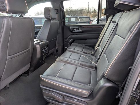 Used 2024 Chevrolet Suburban Premier image 16