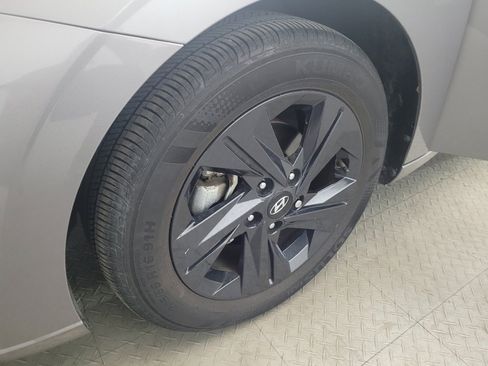 Used 2023 Hyundai Elantra SEL image 31