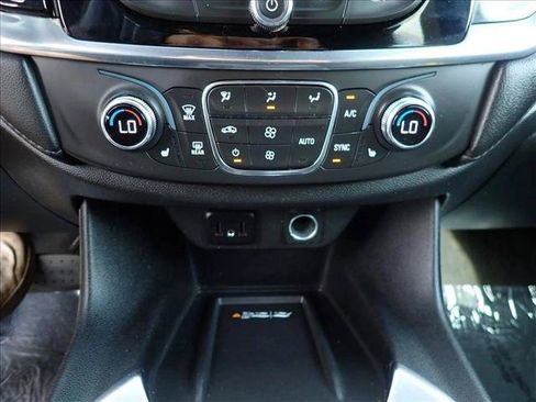 Used 2023 Chevrolet Traverse LT AWD/4WD image 20