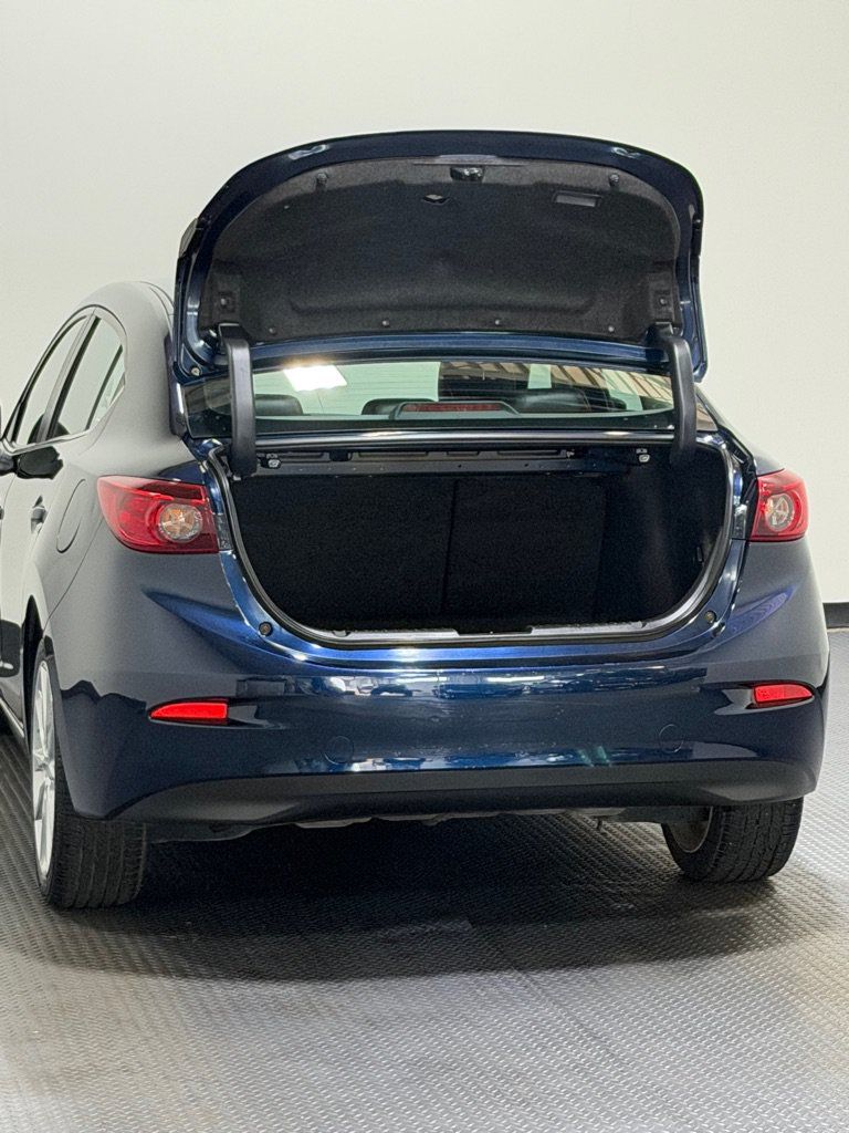 Used 2017 MAZDA MAZDA3 Touring FWD image 12