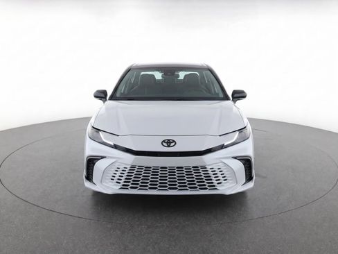 Used 2025 Toyota Camry XSE FWD image 5
