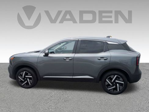 Used 2025 Nissan Kicks SV w/ Charging Package FWD image 29