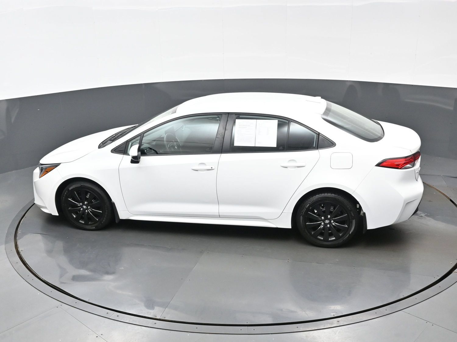 Used 2023 Toyota Corolla LE FWD image 34