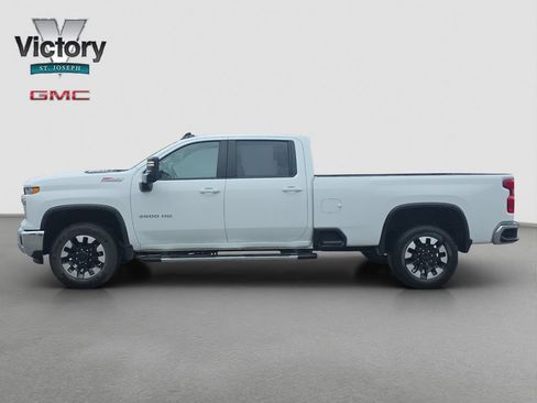 Used 2024 Chevrolet Silverado 3500 LT w/ Convenience Package AWD/4WD image 6