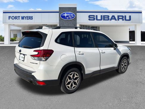 Used 2020 Subaru Forester Premium image 3