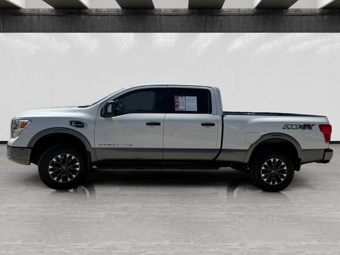 Used 2018 Nissan Titan PRO-4X w/ Pro-4x Convenience Package AWD/4WD image 2