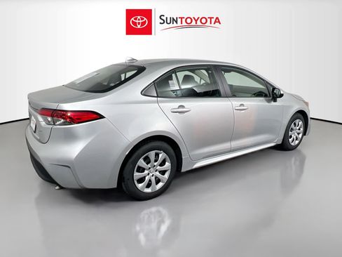 Used 2024 Toyota Corolla LE FWD image 4