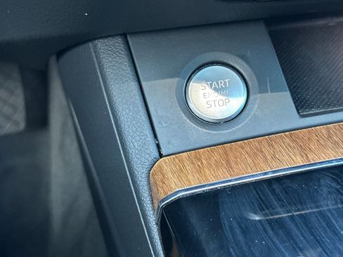 Used 2023 Audi Q5 2.0T Premium w/ Convenience Package image 21