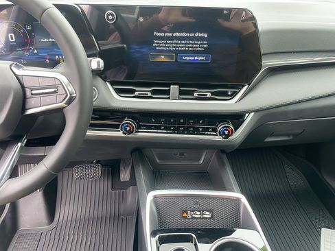 New 2026 Chevrolet Equinox LT w/ Convenience Package II image 16