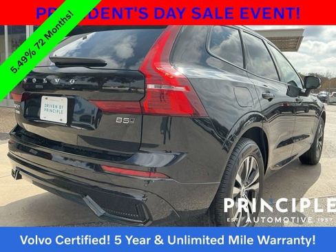 Certified 2025 Volvo XC60 B5 Core image 11