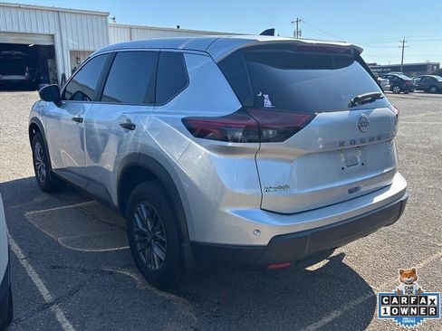 Used 2025 Nissan Rogue S FWD image 11