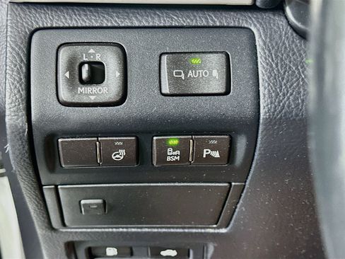 Used 2014 Lexus LS 460 w/ Comfort Package RWD image 17