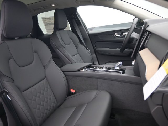 New 2026 Volvo XC60 B5 Core w/ Climate Package AWD/4WD image 35