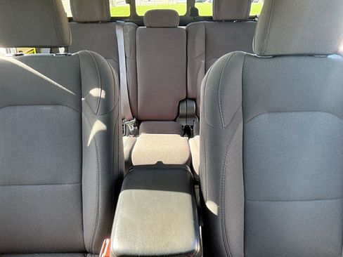 Used 2023 Jeep Gladiator Sport image 24