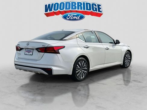 Used 2023 Nissan Altima 2.5 SV image 4