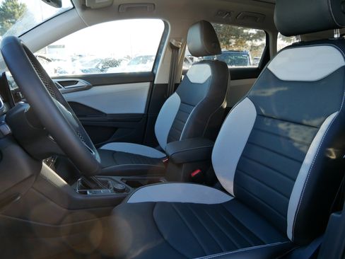 New 2026 Volkswagen Taos SEL image 4