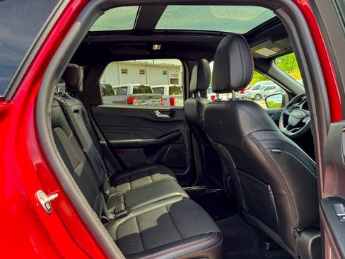 Used 2023 Ford Escape ST-Line w/ Tech Pack #1 AWD/4WD image 13