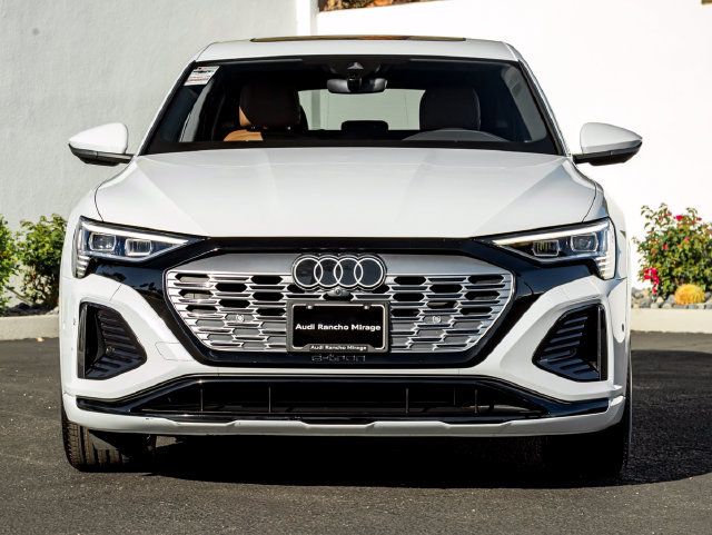 Used 2024 Audi Q8 e-tron Premium Plus w/ Premium Plus Package AWD/4WD image 3