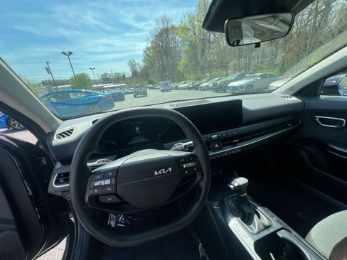 Used 2025 Kia K4 LXS image 29