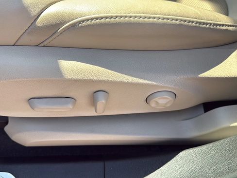 Used 2017 Buick Envision Essence FWD image 17
